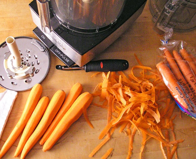 Simple way of shredding a carrot without using a food processor