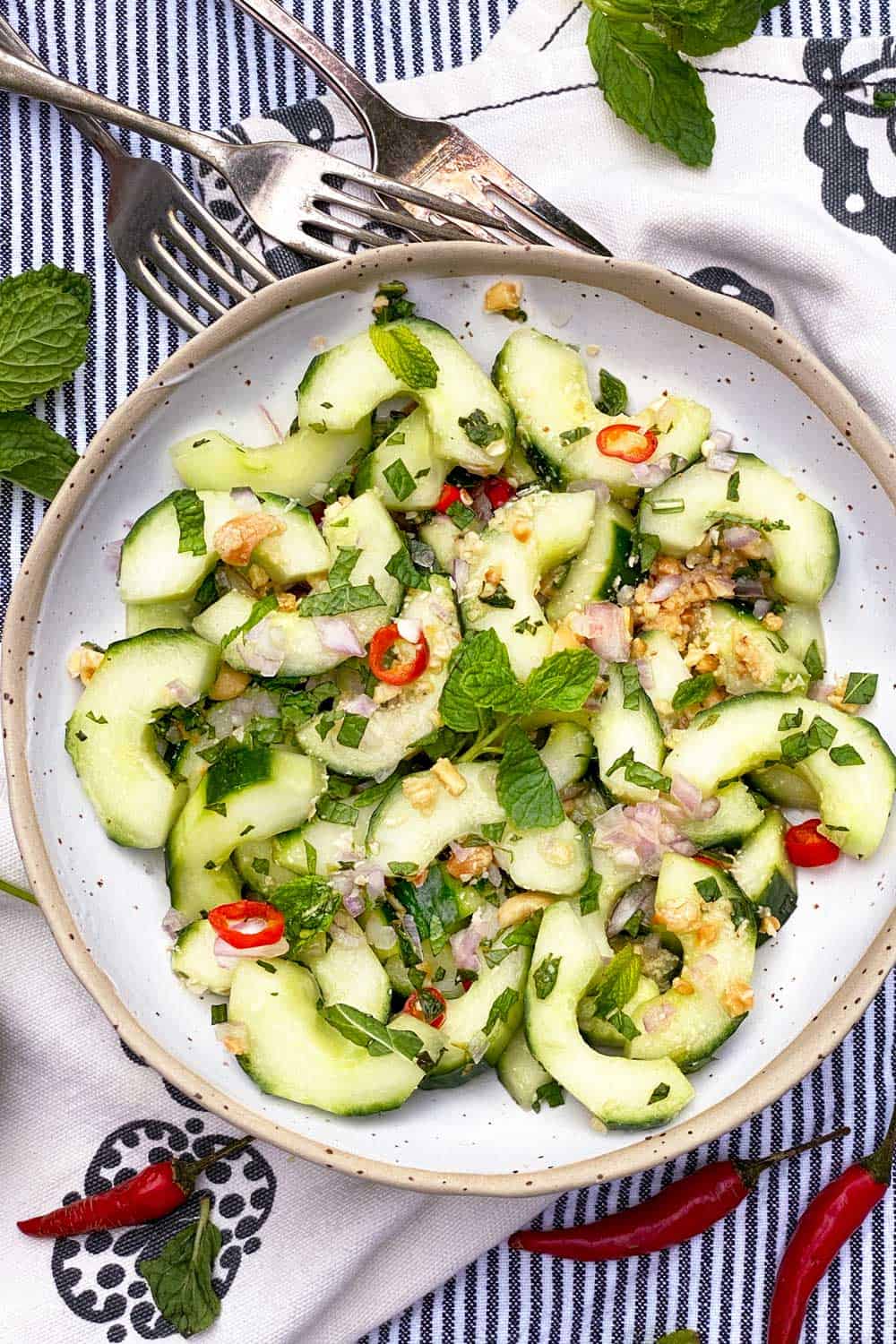 Thai Cucumber Salad with Chili and Mint l Panning The Globe